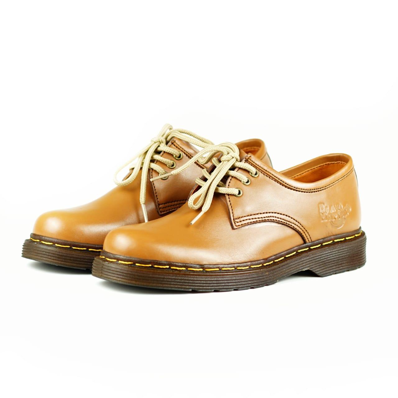 Sepatu Boots Pria Low Boot 3 Hole Kulit Asli Like Docmart 1060 Sepatu Boots Pria Low Boot 3 Hole Kulit Asli Like Docmart 1060