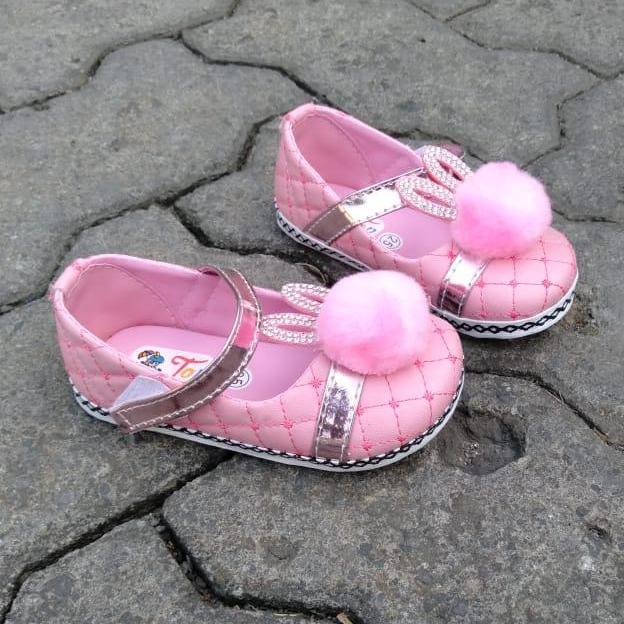 VENI SEPATU BAYI POMPOM VENI SEPATU BAYI POMPOM