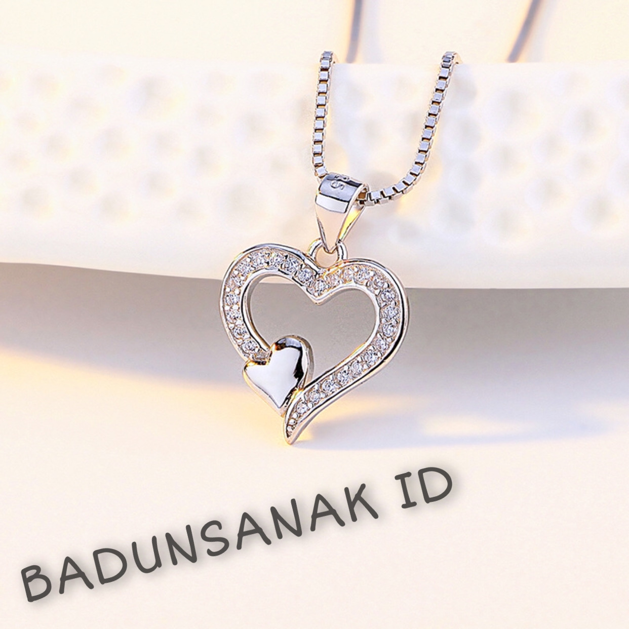 HMS- Kalung Wanita Liontin Love Permata Stanlish 24k Anti Luntur Dan Karat New High Class HMS- Kalung Wanita Liontin Love Permata Stanlish 24k Anti Luntur Dan Karat New High Class