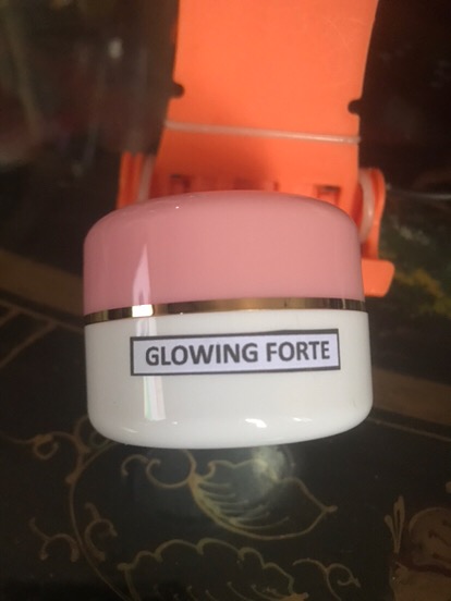 Glowing Forte - krim malam pemutih & efek glow flek berat Glowing Forte - krim malam pemutih & efek glow flek berat