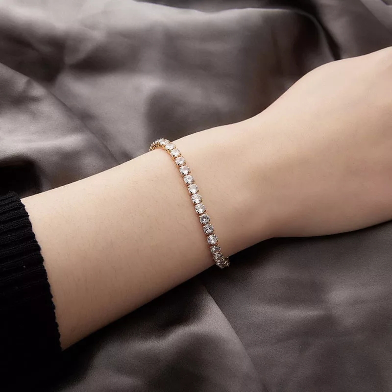 Besscol Gelang Perhiasan Xuping Jewelry Titanium Bangle Anti Karat Gaya Roma Dengan Permata Kristal Berkilau Lapis Emas JBK1 Besscol Gelang Perhiasan Xuping Jewelry Titanium Bangle Anti Karat Gaya Roma Dengan Permata Kristal Berkilau Lapis Emas JBK1