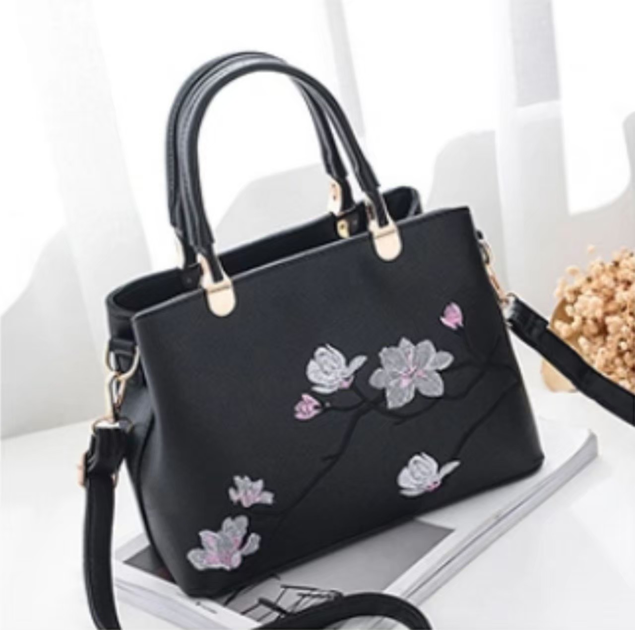 Twenty Bag - TAS SELEMPANG WANITA BLOSSOM FLOWER MULTIFUNGSI KOREAN STYLE Twenty Bag - TAS SELEMPANG WANITA BLOSSOM FLOWER MULTIFUNGSI KOREAN STYLE