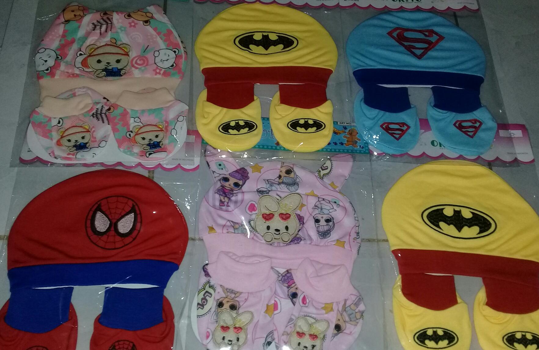 1Set Kaos Kaki dan Kupluk Bayi / Topi Bayi / Kaos Kaki Bayi New Born 1Set Kaos Kaki dan Kupluk Bayi / Topi Bayi / Kaos Kaki Bayi New Born