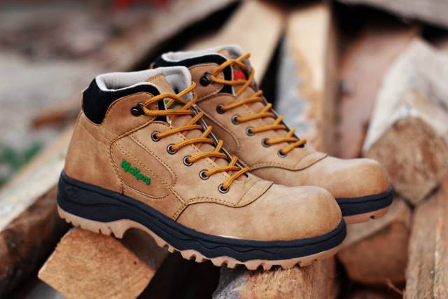 Sepatu Boots Pria Safety Kickers Kulit Asli Ujung Besi Sepatu Boots Pria Safety Kickers Kulit Asli Ujung Besi