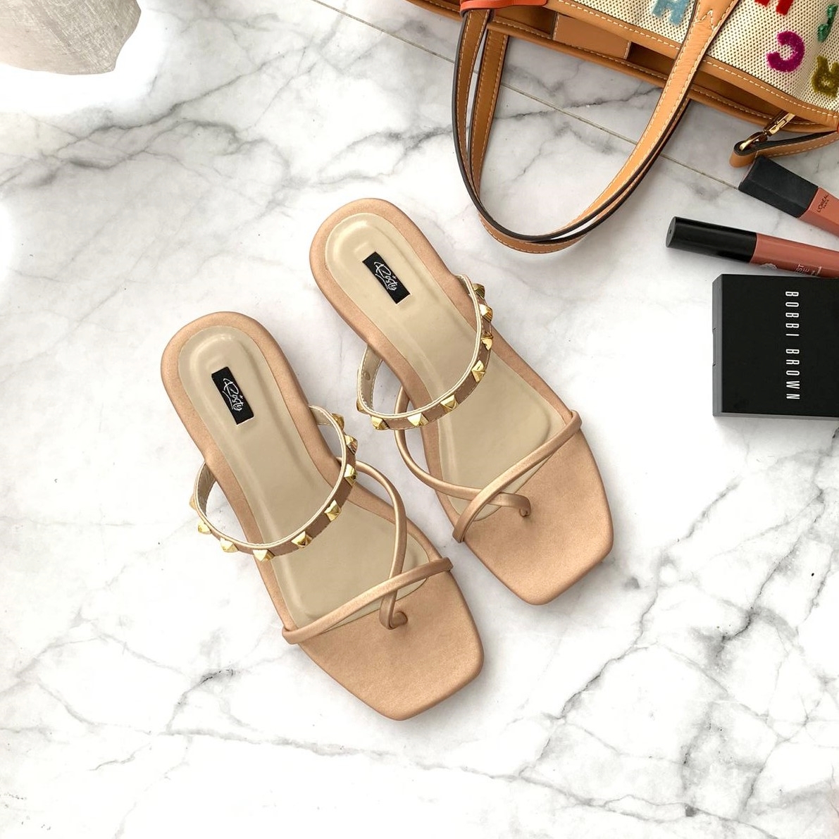 Rosty {COD/Bayar di Tempat} Sandal Teplek Kulit Stude Wanita/Sandal Flat Tali Fashion Korea Style/Sandal Flat Modern Kasual Daily Wear/Sandal Teplek Wanita Remaja/Sandal Rockstude Rosty {COD/Bayar di Tempat} Sandal Teplek Kulit Stude Wanita/Sandal Flat Tali Fashion Korea Style/Sandal Flat Modern Kasual Daily Wear/Sandal Teplek Wanita Remaja/Sandal Rockstude