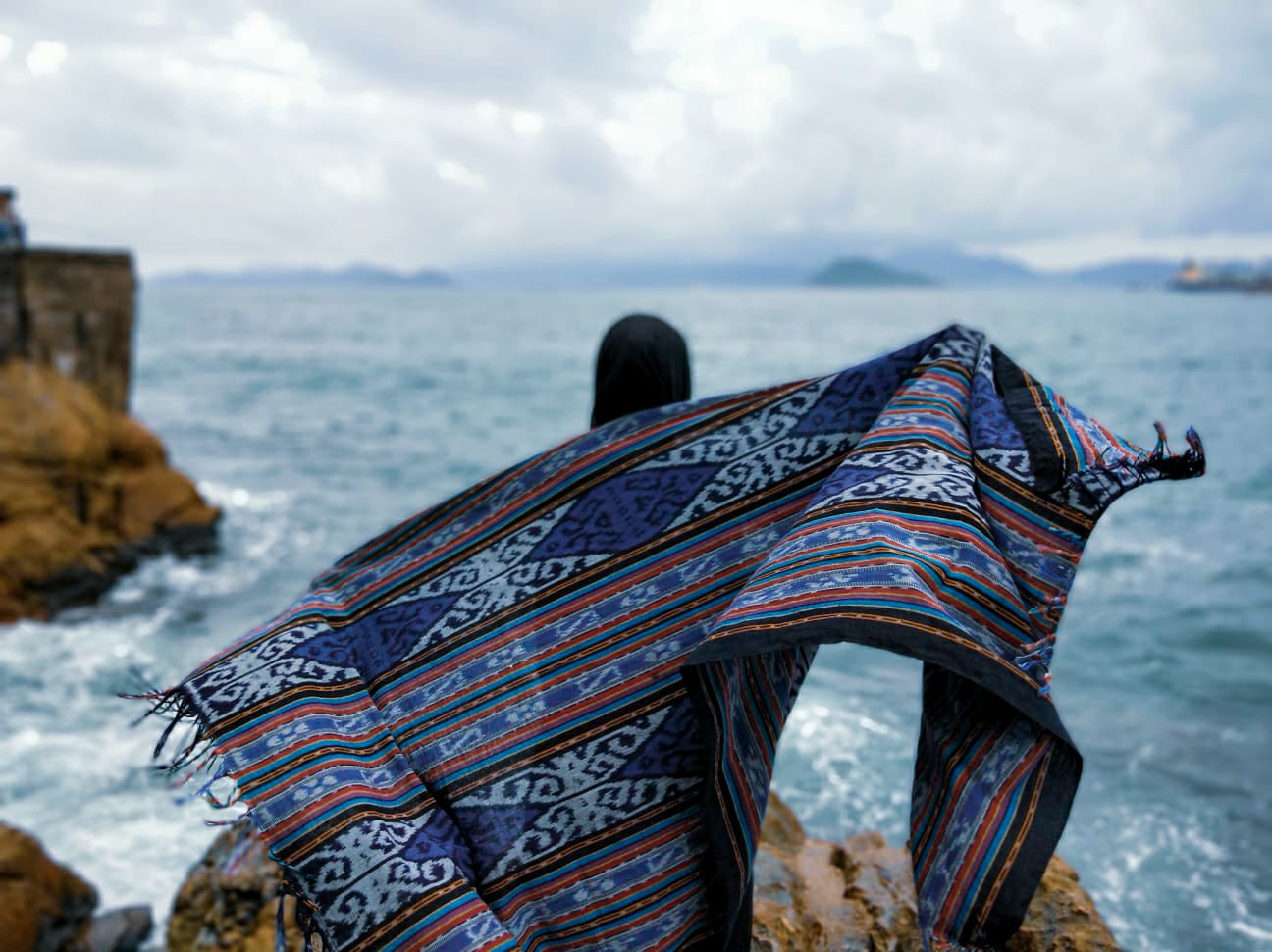 BAYAR DI TEMPAT - kain Tenun Etnik - Blanket Tenun Etnik Motif Lombok - Gratis Gelang Tenun BAYAR DI TEMPAT - kain Tenun Etnik - Blanket Tenun Etnik Motif Lombok - Gratis Gelang Tenun