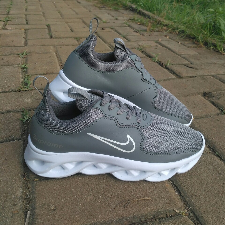 SEPATU PRIA WANITA NIKE121 SUPREME SEPATU RUNNING SNEAKERS SEPATU SPORT TERLARIS SEPATU PRIA WANITA NIKE121 SUPREME SEPATU RUNNING SNEAKERS SEPATU SPORT TERLARIS
