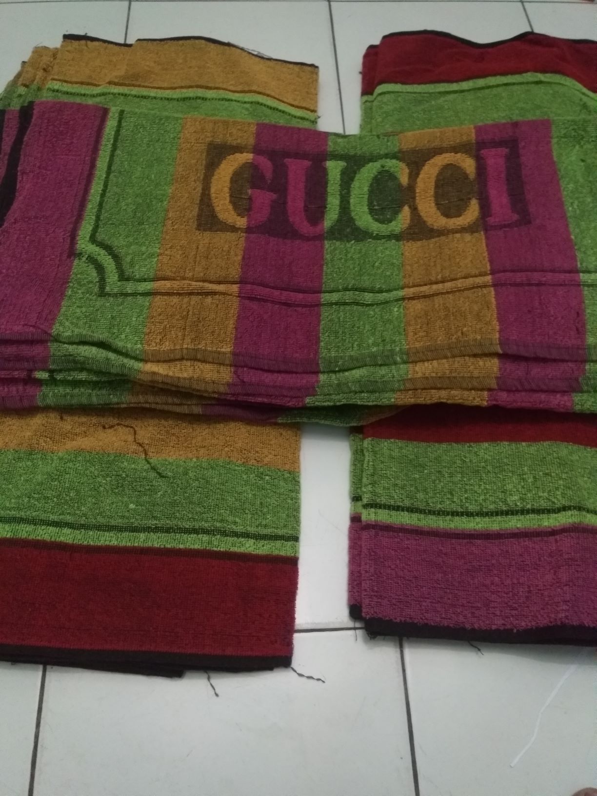 Handuk Mandi GUCCI JUMBO Polos Size 75x140cm Murah - OldBayoran Handuk Mandi GUCCI JUMBO Polos Size 75x140cm Murah - OldBayoran