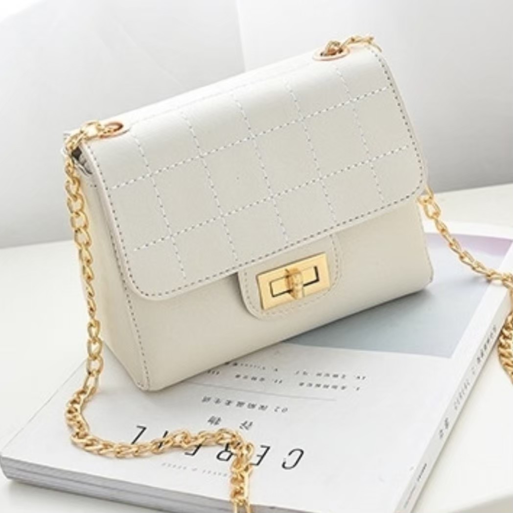 Twenty Bag - TAS SELEMPANG WANITA KOTAK BORDIR RANTAI KOREAN STYLE Twenty Bag - TAS SELEMPANG WANITA KOTAK BORDIR RANTAI KOREAN STYLE
