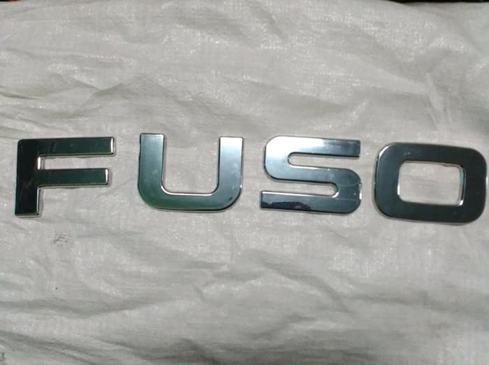 Emblem Tulisan FUSO Medium Truck Canter Emblem Tulisan FUSO Medium Truck Canter