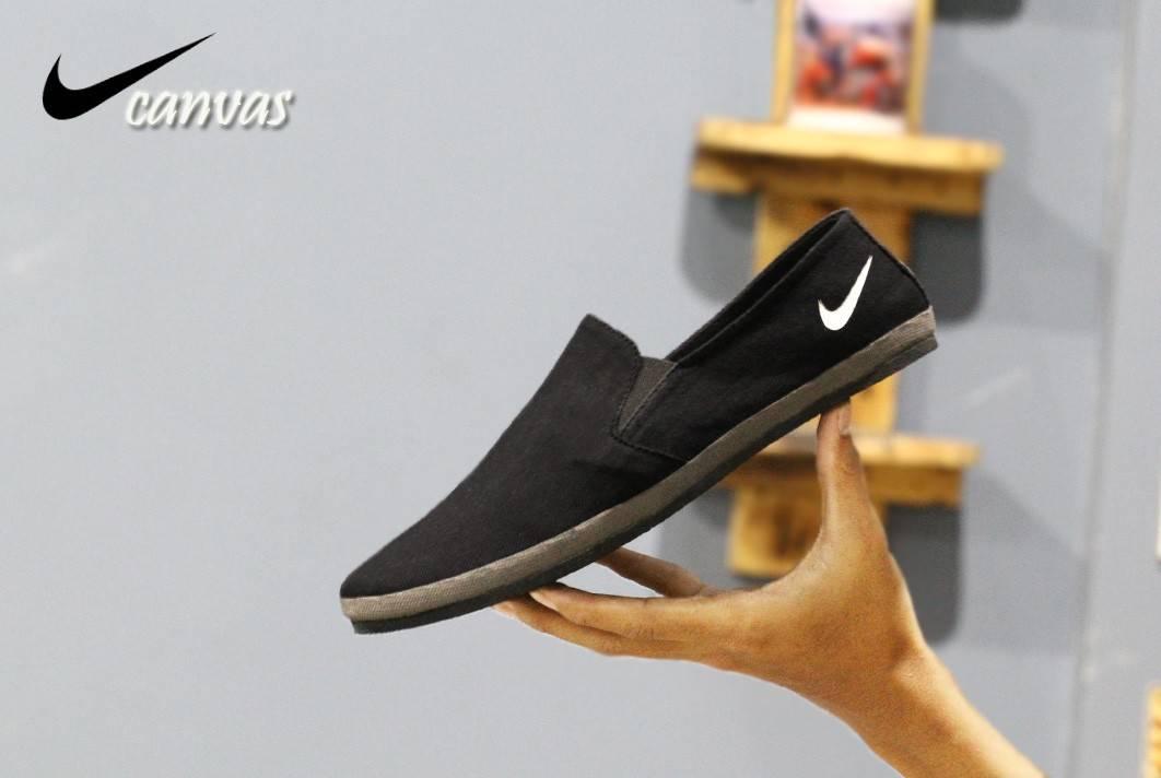 sepatu slip on sepatu kanvas slop pria not crocodile kickers sepatu slip on sepatu kanvas slop pria not crocodile kickers