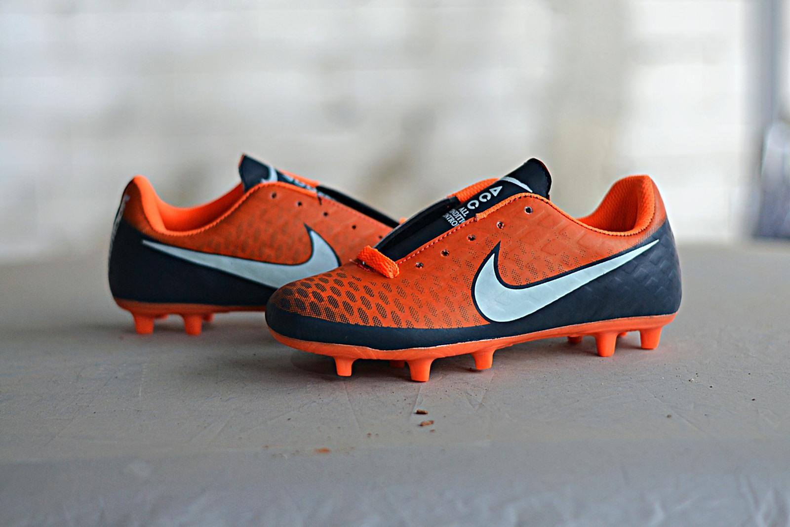 sepatu sepak bola anak laki laki size 33 34 35 36 37 warna ORANGE sepatu sepak bola anak laki laki size 33 34 35 36 37 warna ORANGE
