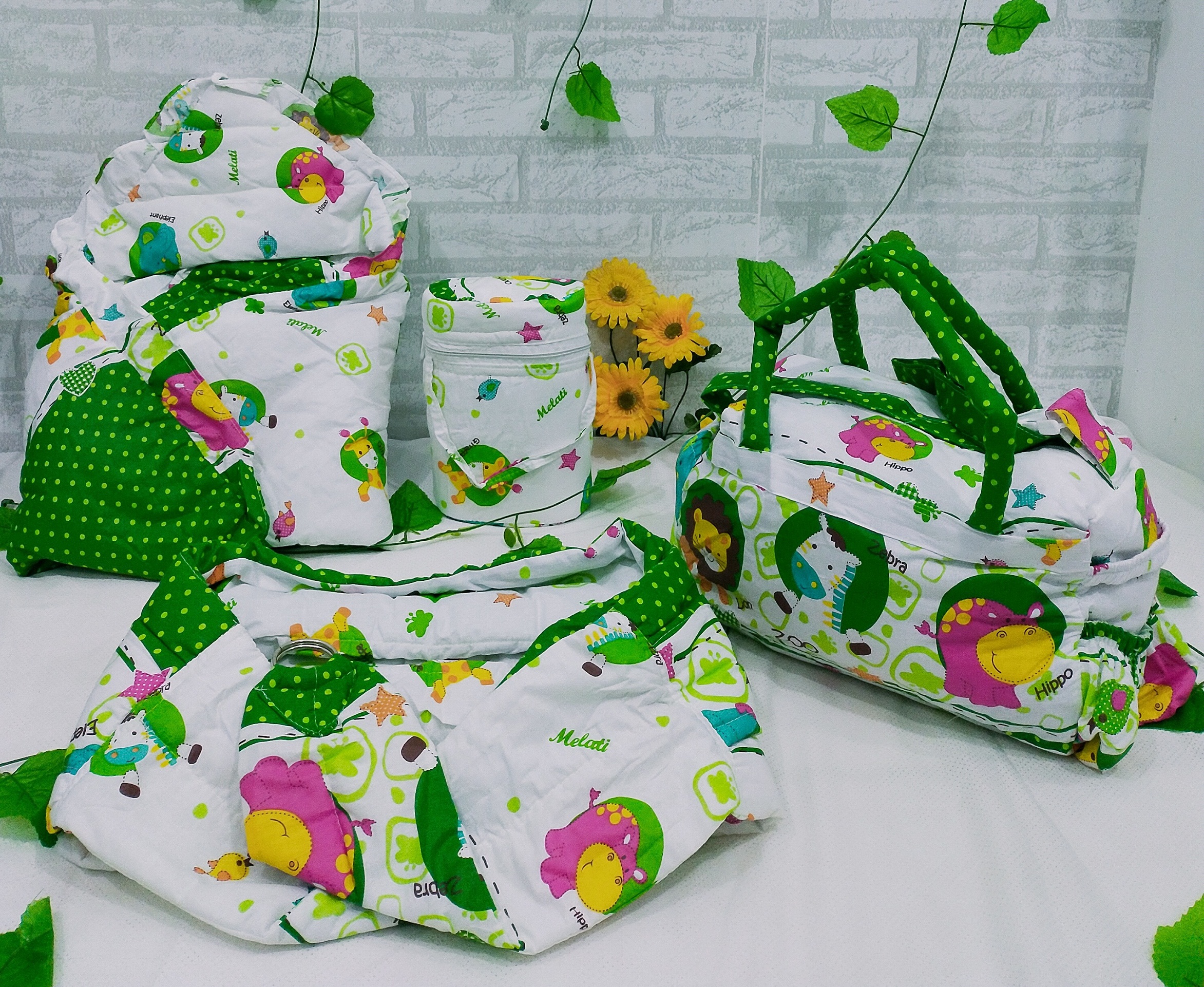 Tas bayi selimut gendongan set 4 in 1 Tas bayi selimut gendongan set 4 in 1