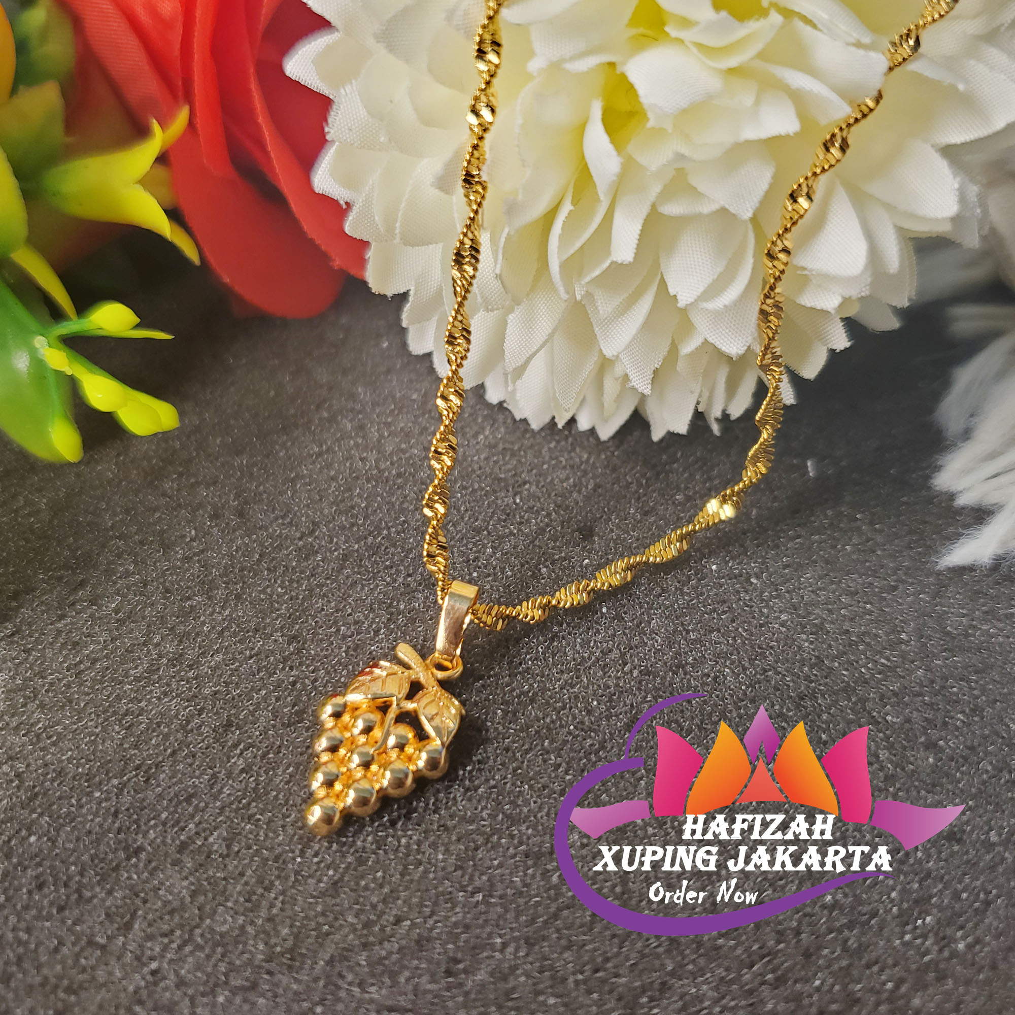 Kalung Xuping 24K Melintir Free Liontin Strobery Gold Perhiasan Wanita Kalung Xuping 24K Melintir Free Liontin Strobery Gold Perhiasan Wanita