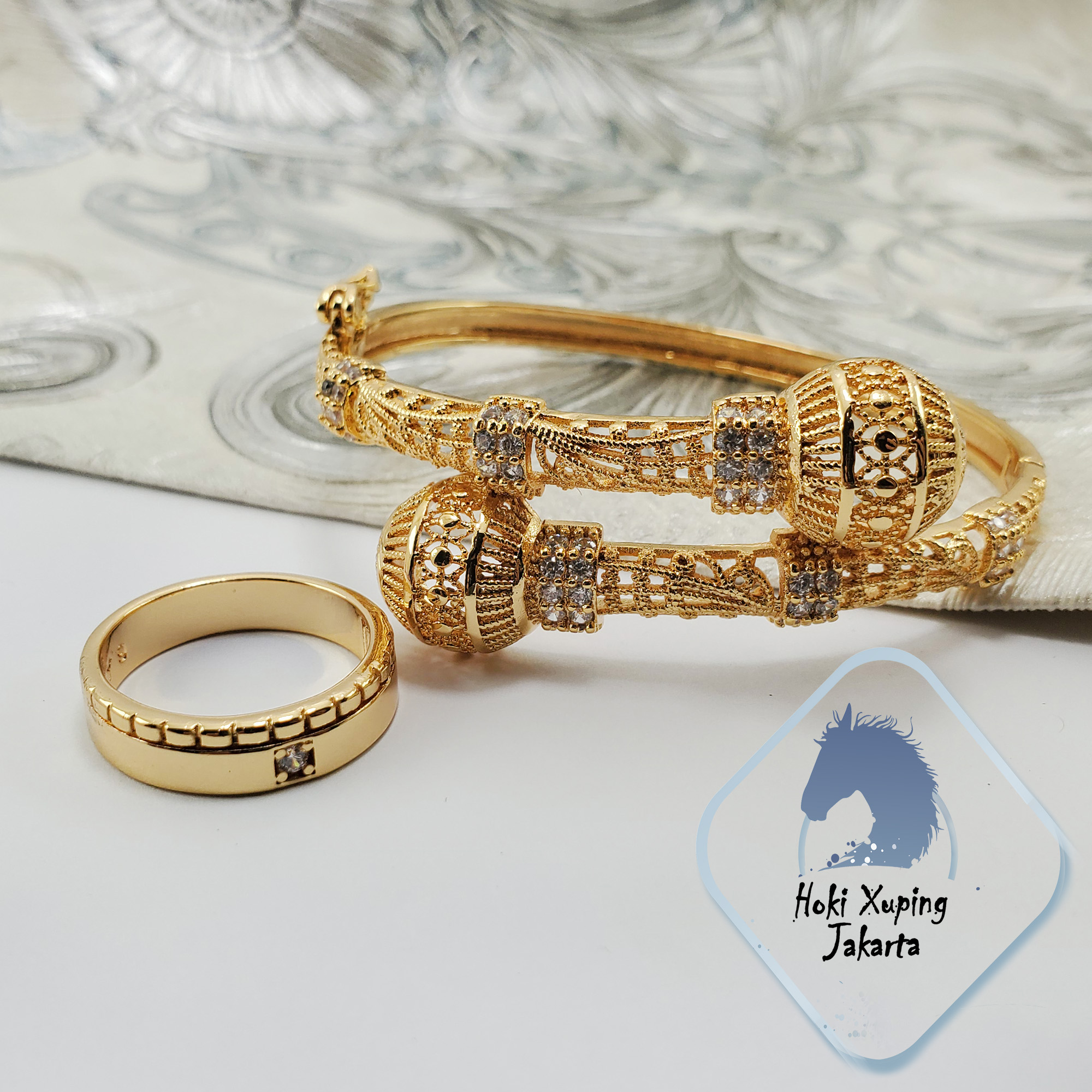 Gelang Xuping Cantik Motif Bola Permata Putih Free Cincin mata Satu Polos - Xuping Gold Gelang Xuping Cantik Motif Bola Permata Putih Free Cincin mata Satu Polos - Xuping Gold