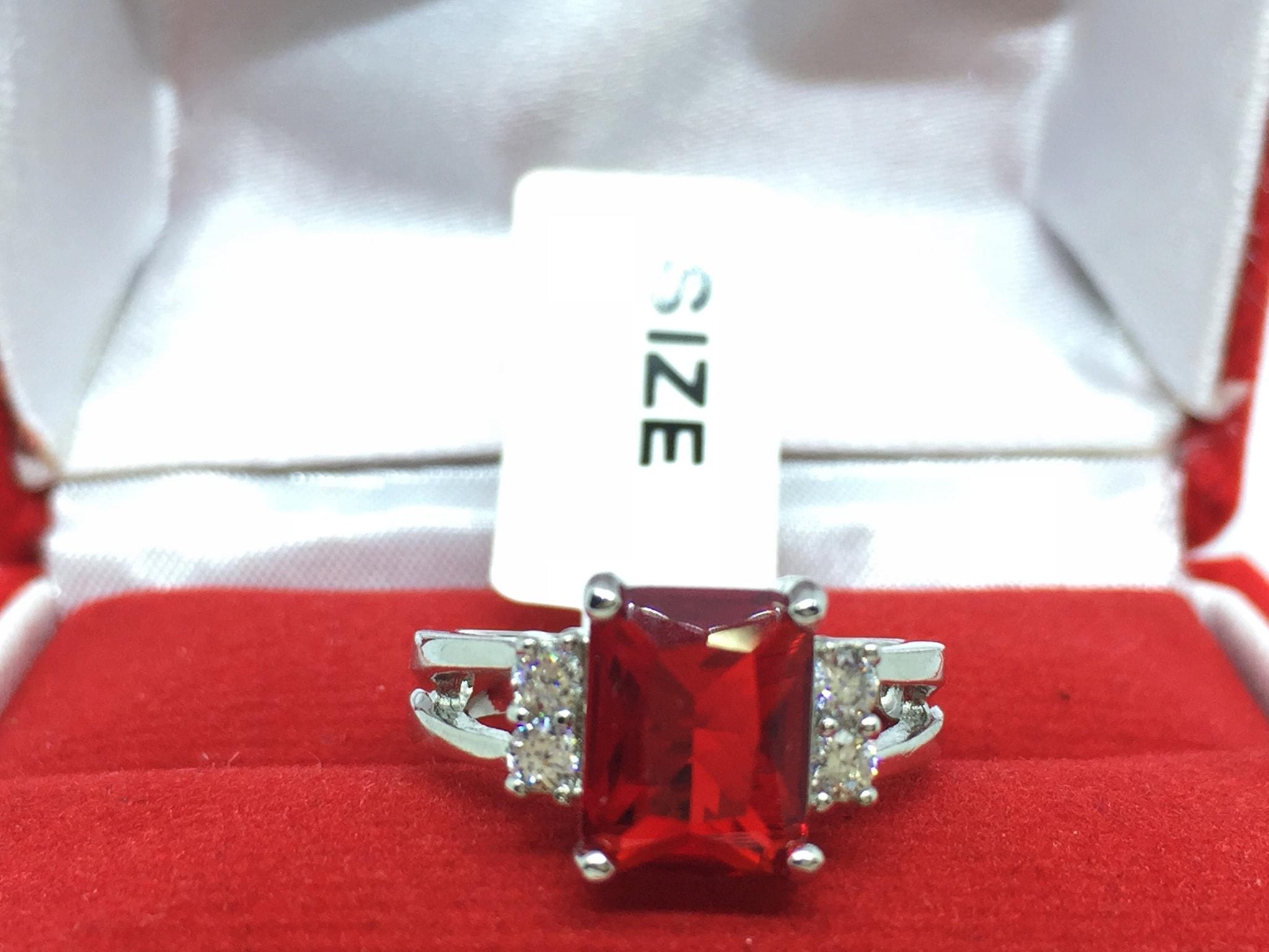 Diskon Promo Perhiasan Aksesoris Cincin Platinum Silver Berlian Imitasi Batu Merah Kotak 6 9 BR036A Murah