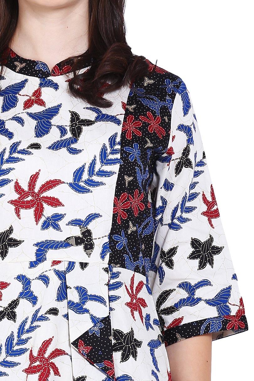 Batik Arjuna Weda Blouse Batik Bunga Lili Merah Tua Januari 2019 - 4 Batik Arjuna Weda Blouse Batik Bunga Lili Merah Tua - 4