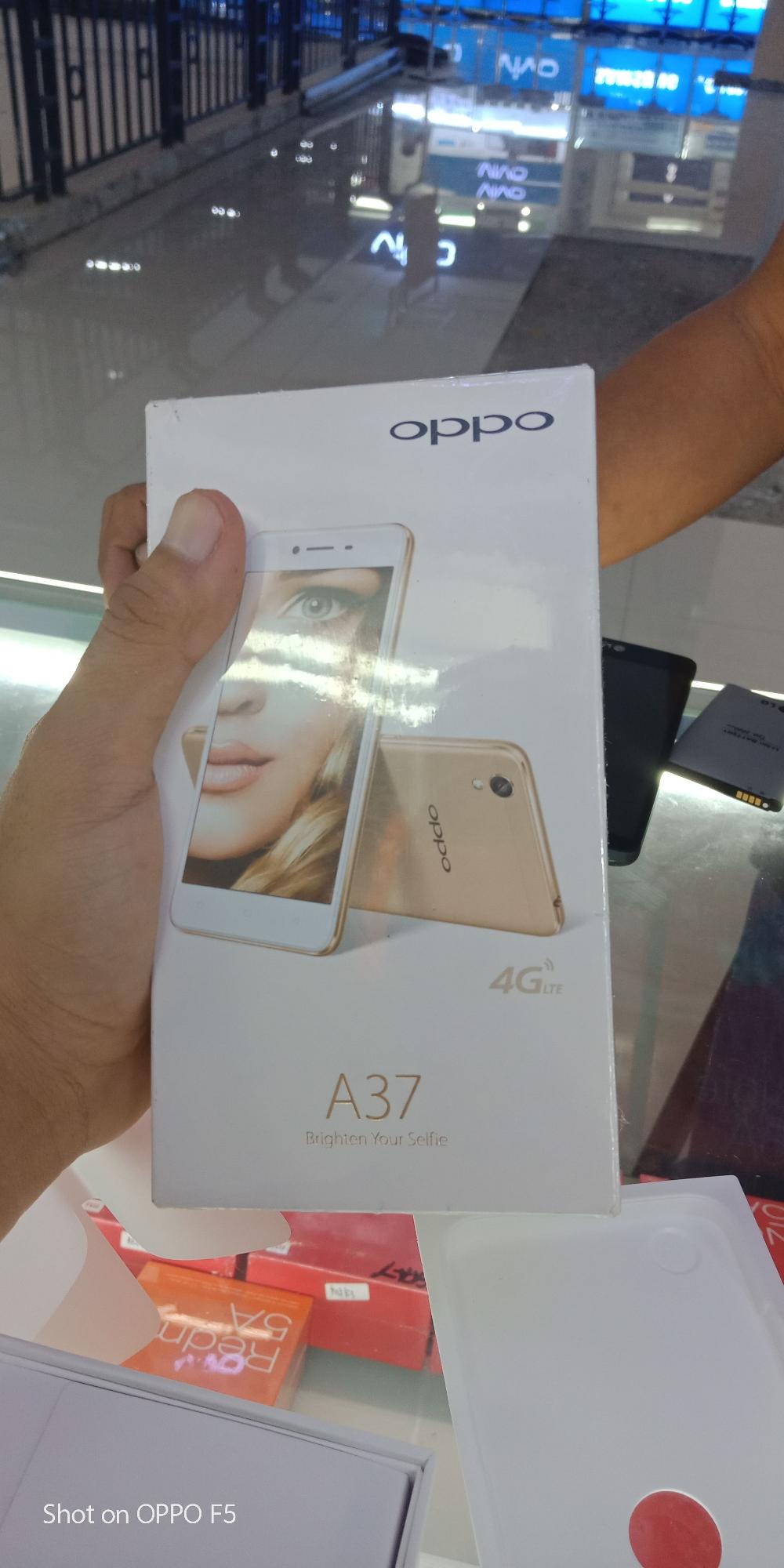 OPPO A37 RAM 2/16 GB GARANSI RESMI 1 TAHUN