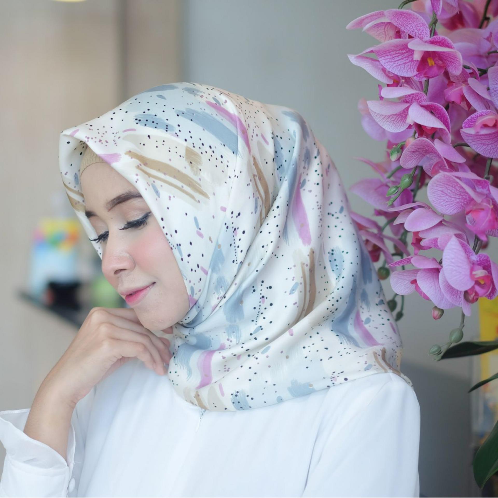 Hijab - Kerudung Segi Empat - Velvet Silk - Khanza / Jilbab