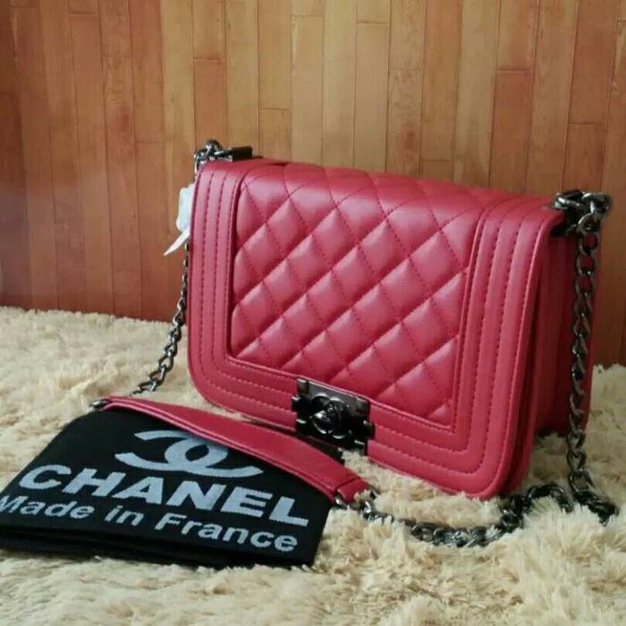 Tas Tas Selempang Branded Wanita Cantik Berkelas Tas Selempang Wanita Branded Chanel Boy Mini Tali Rantai Warna Merah