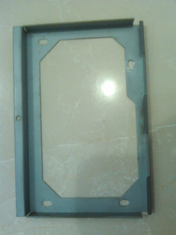 bekas pelat penghubung antara psu dengan casing jadul