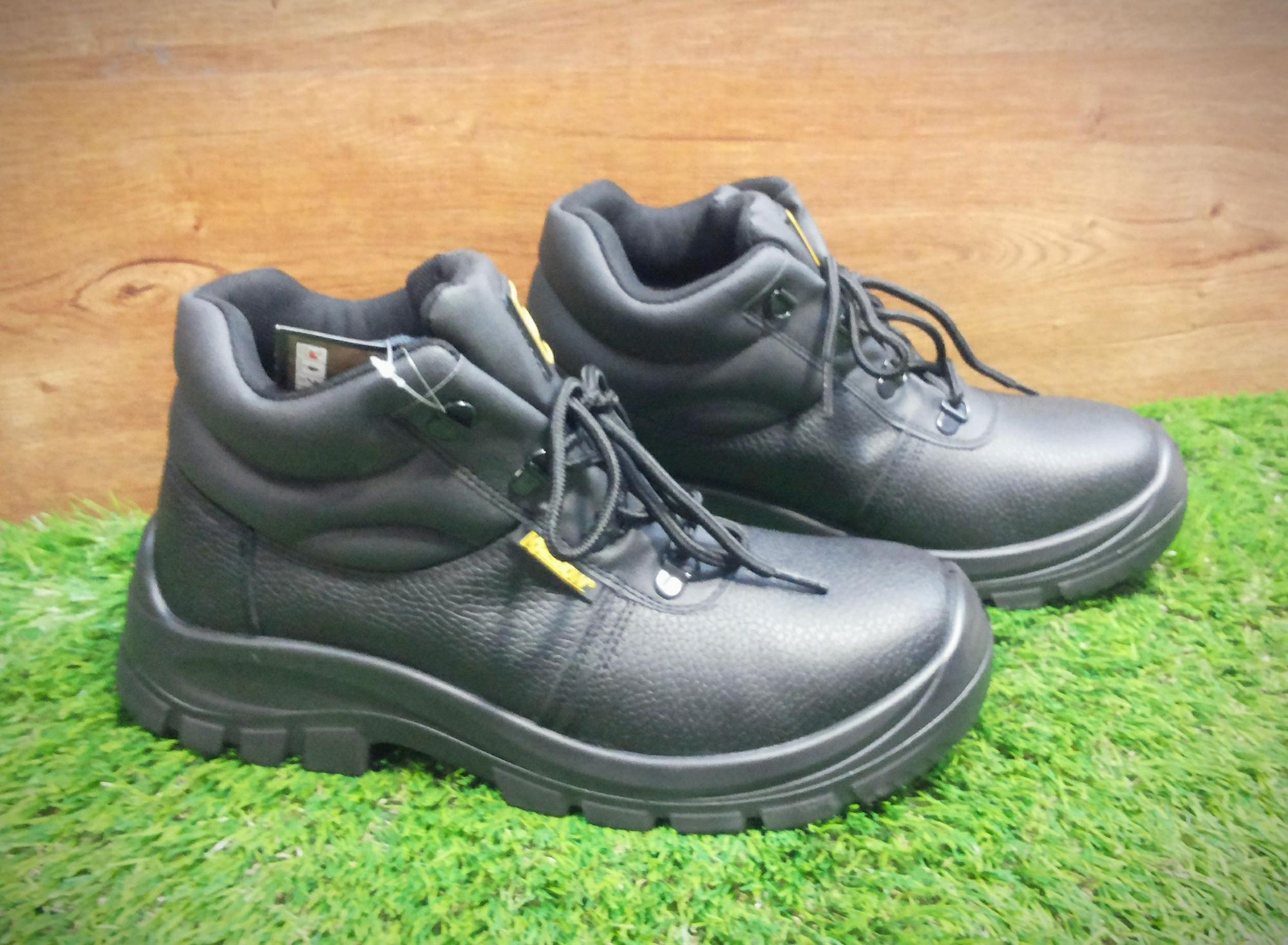 safety shoes krisbow harga