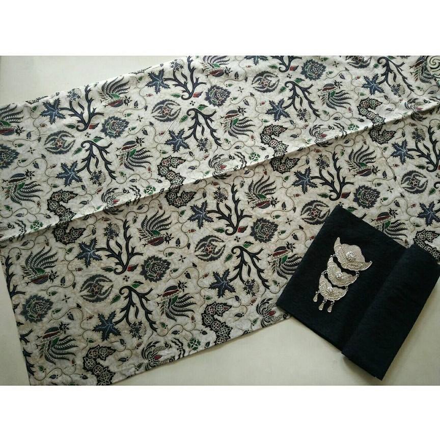 Kain Batik Solo Wahyu Tumurun Lawasan Warna Putih