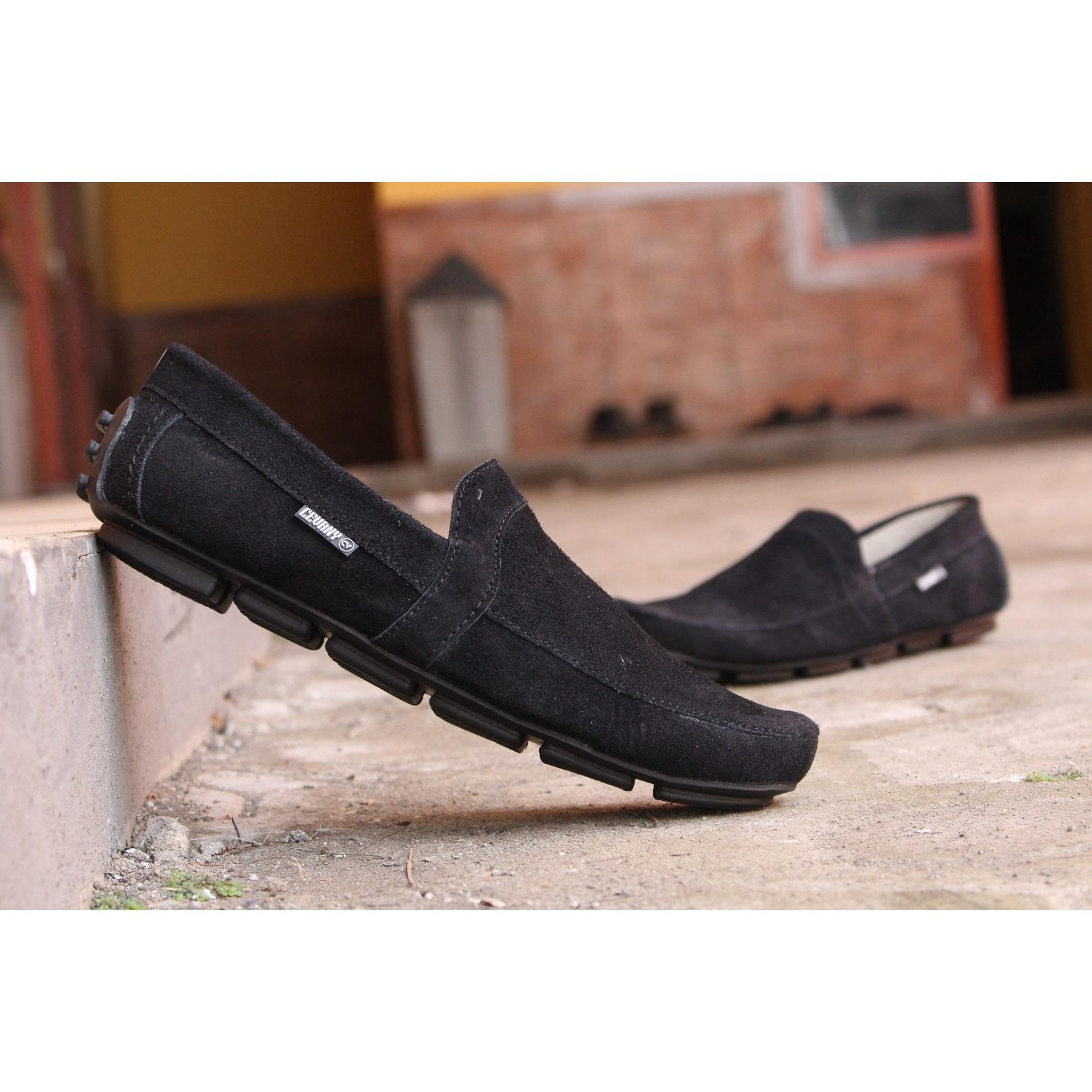 Sepatu Pria Clarks Eywa Kombinasi Mocassin Suede Navy Coklat