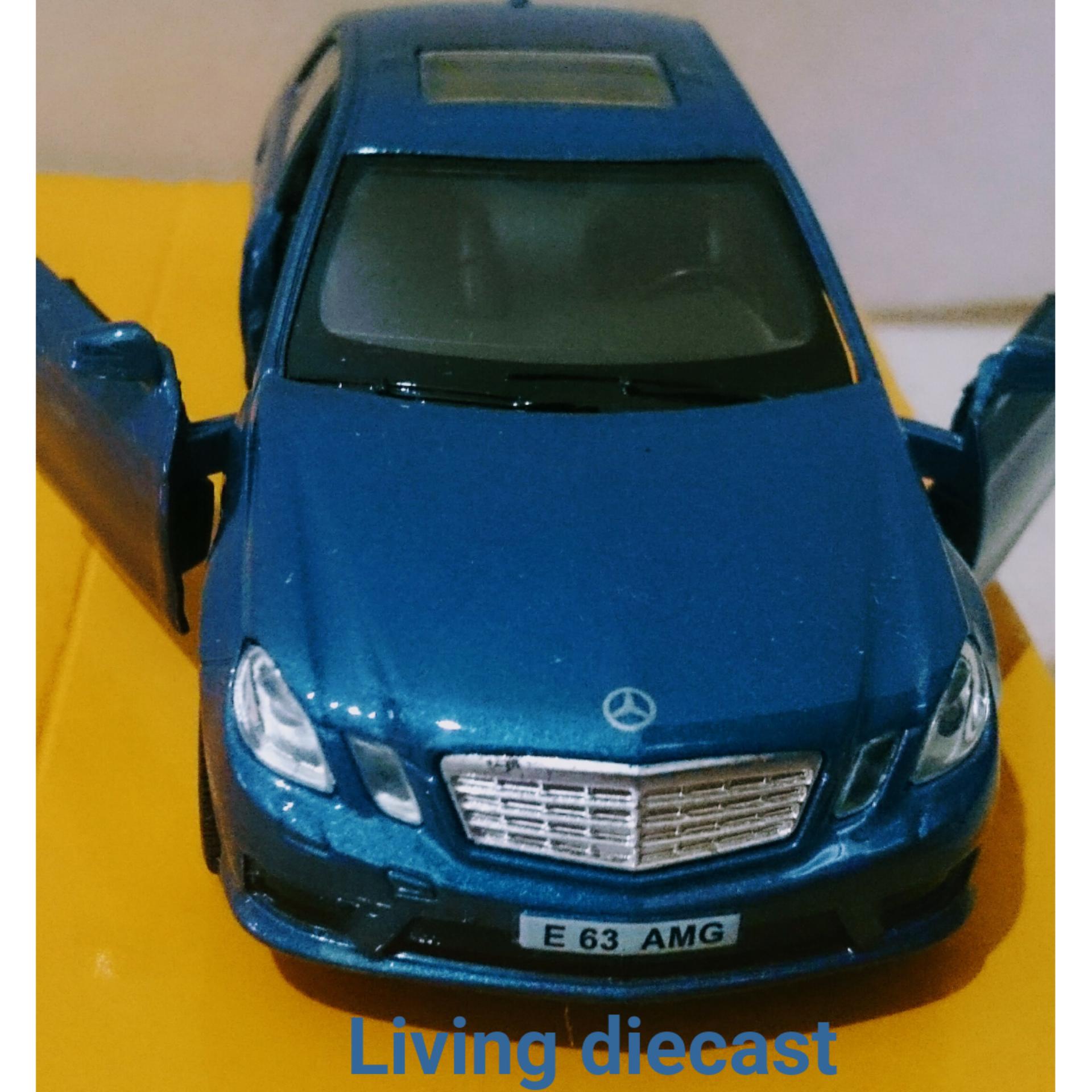 Fitur Diecast Miniatur Mobil Sedan Mercedes Benz Amg Color Blue Dan