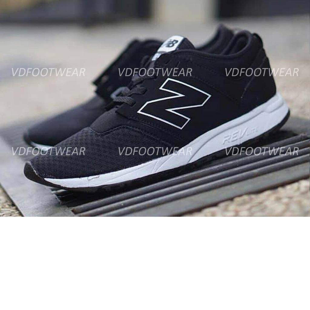 Sepatu New Balance / Sneakers casual Pria Slop Running black