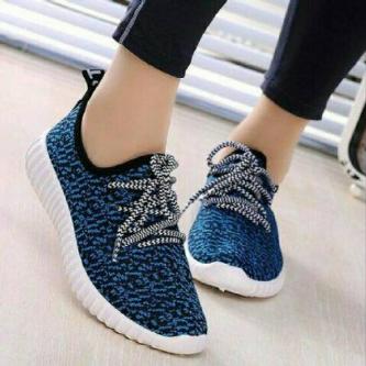 sepatu kets sneakers YZ BINTIK BIRU