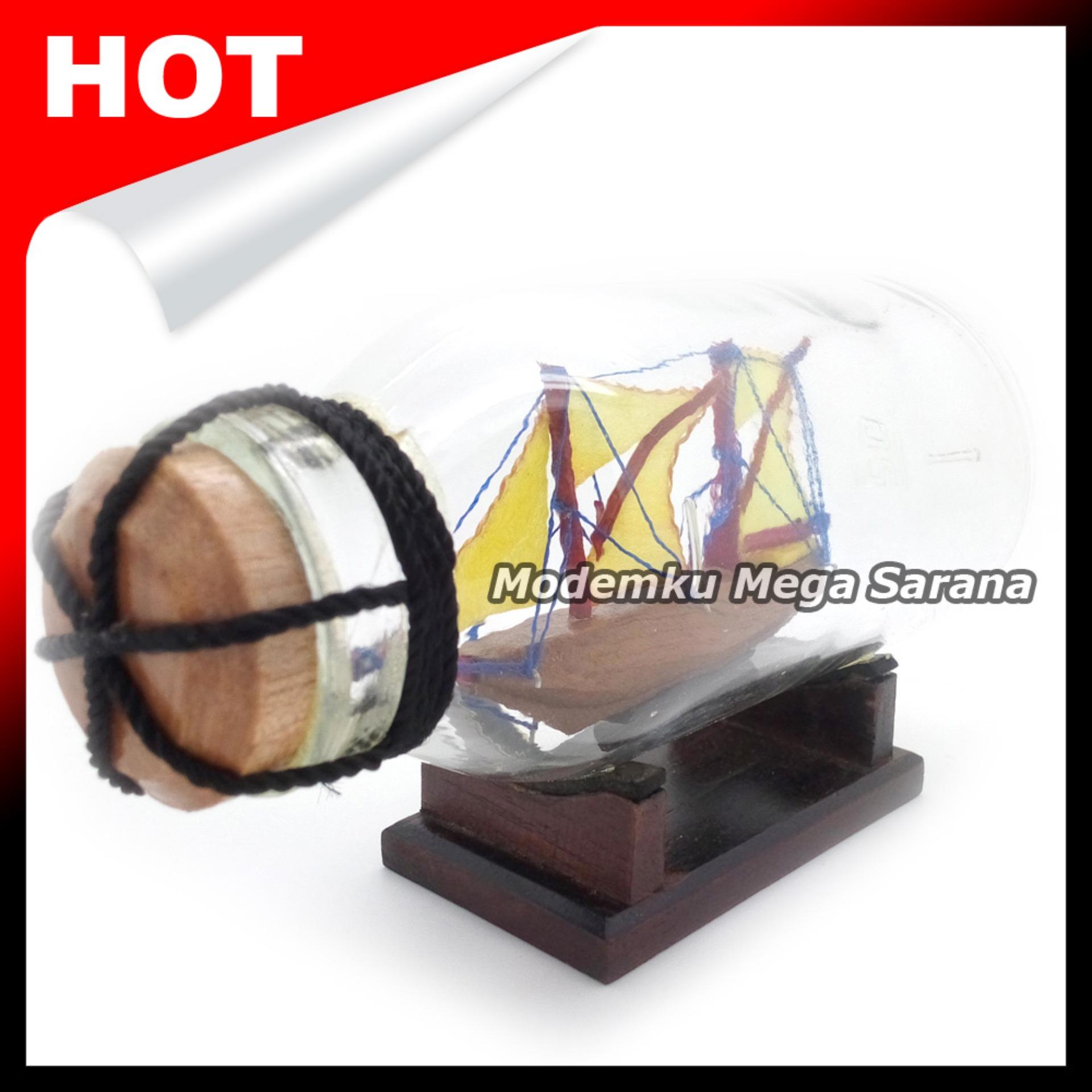 Miniatur Kapal Botol Bulat 11x6x5 cm