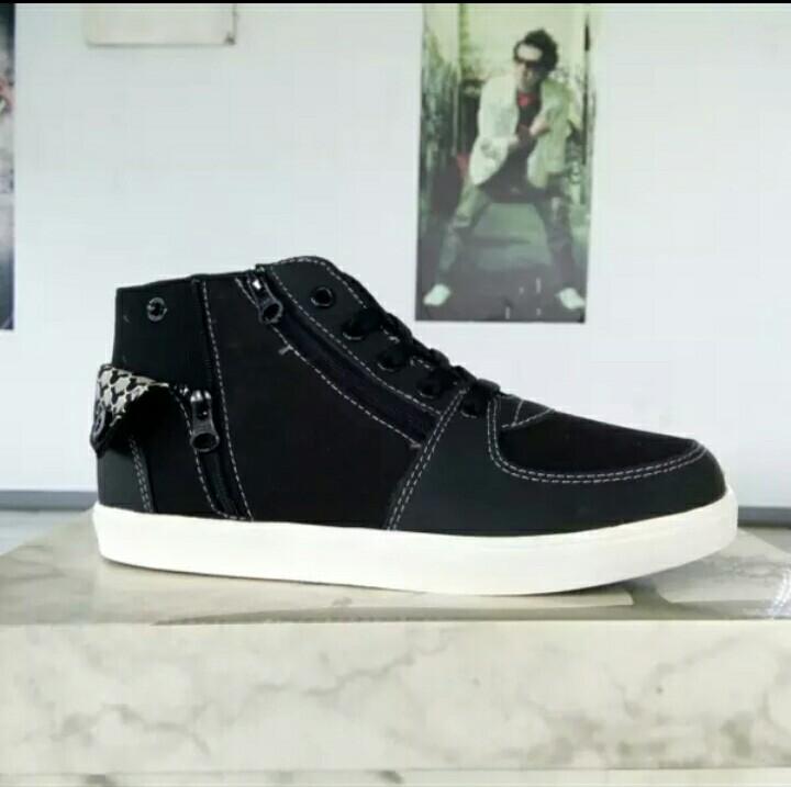 Sepatu tomkins remaja sully black/wht
