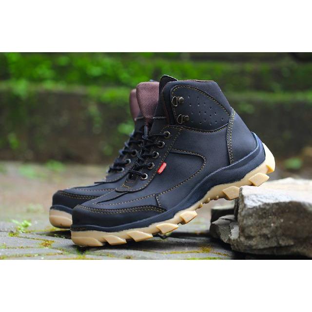 sepatu kerja proyek kickers safety sepatu gunung tracking casual formal hiking touring