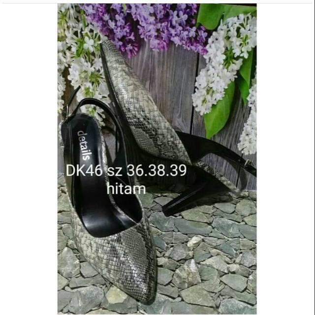 Sepatu details