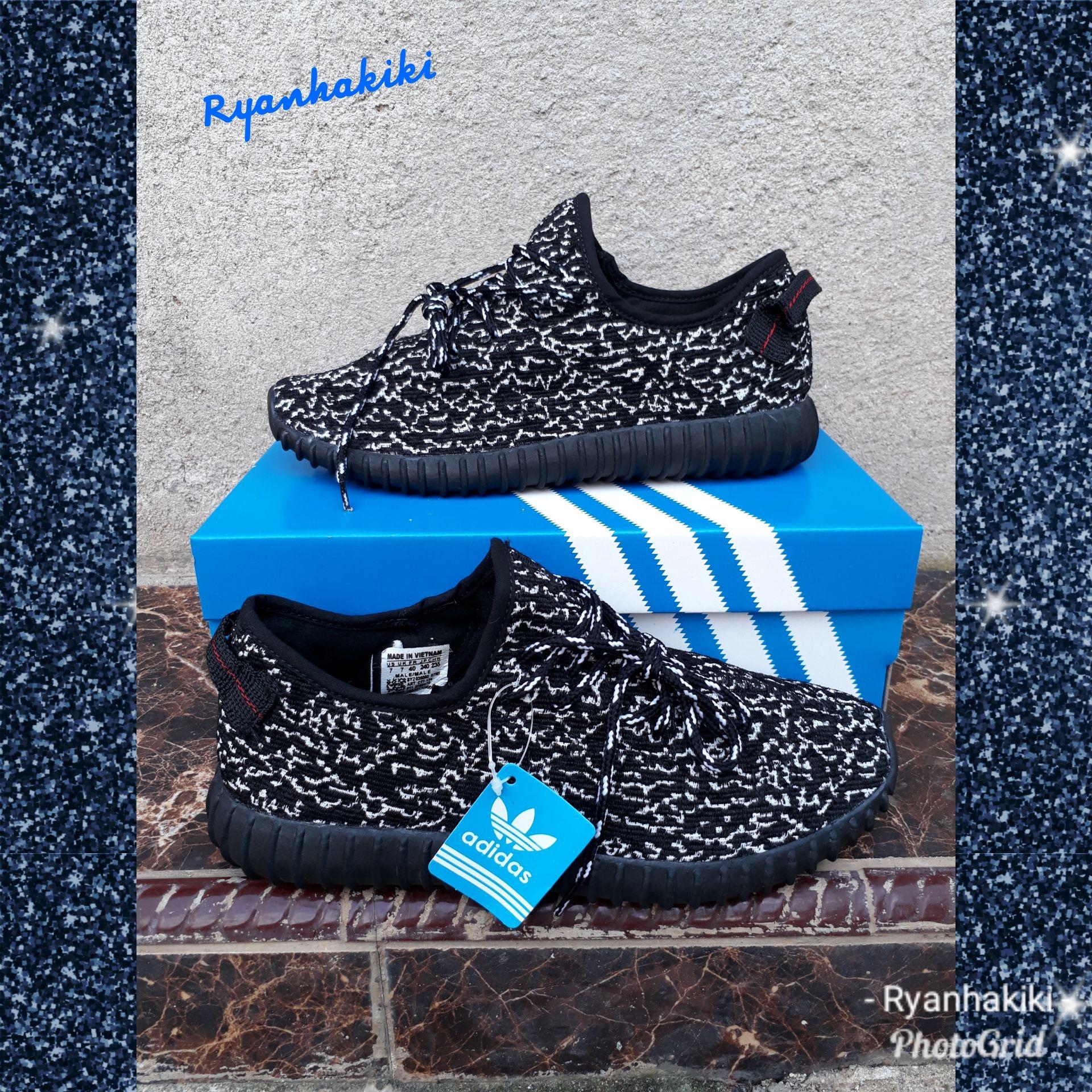 Review Dan Harga Adidas Sepatu Running Revenge Boost 2 B Putih Sepatu adidas yeezy boost