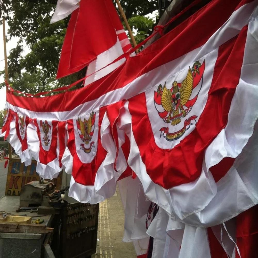 Fitur Backgound Bendera Merah Putih Plus Sablon Garuda Dan Harga