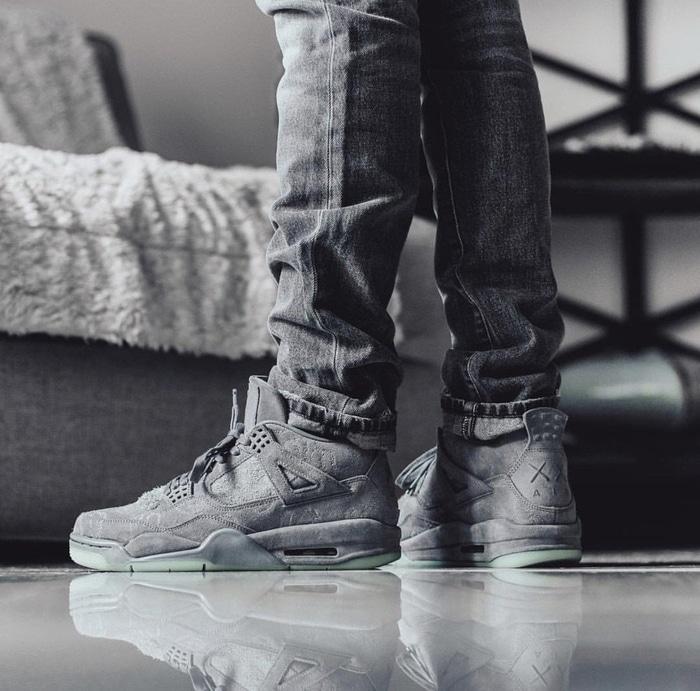 FAST PO-Nike Air Jordan 4 Retro X Kaws Grey Limited UA Version