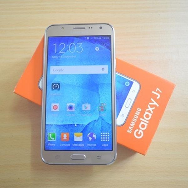 Samsung Galaxy J7 2016