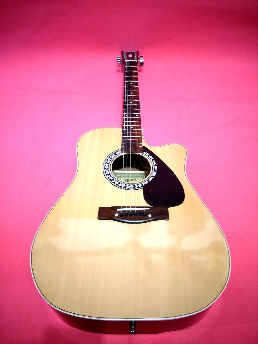 gitar akustik