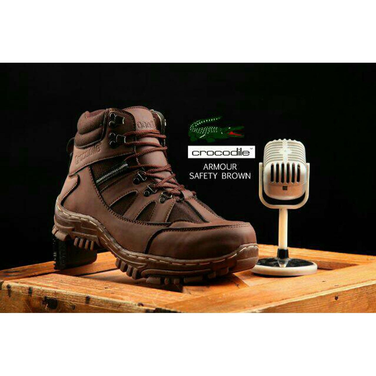 sepatua Crocodile Safety Boots Pria Armor
