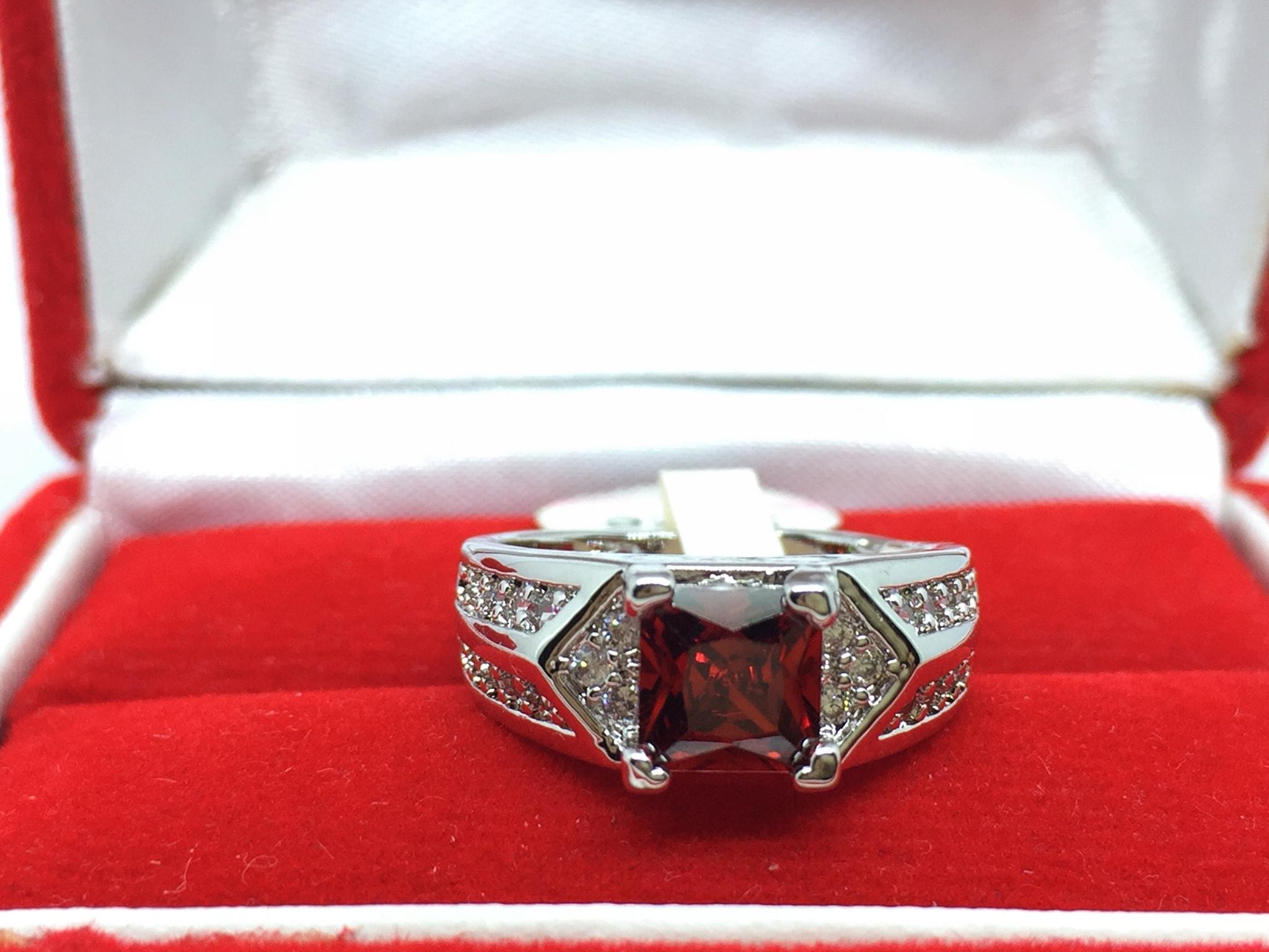 NEW Promo Perhiasan Cincin Pria Cowok Lapis Emas Putih Batu Merah Kotak Mewah BR178M Murah