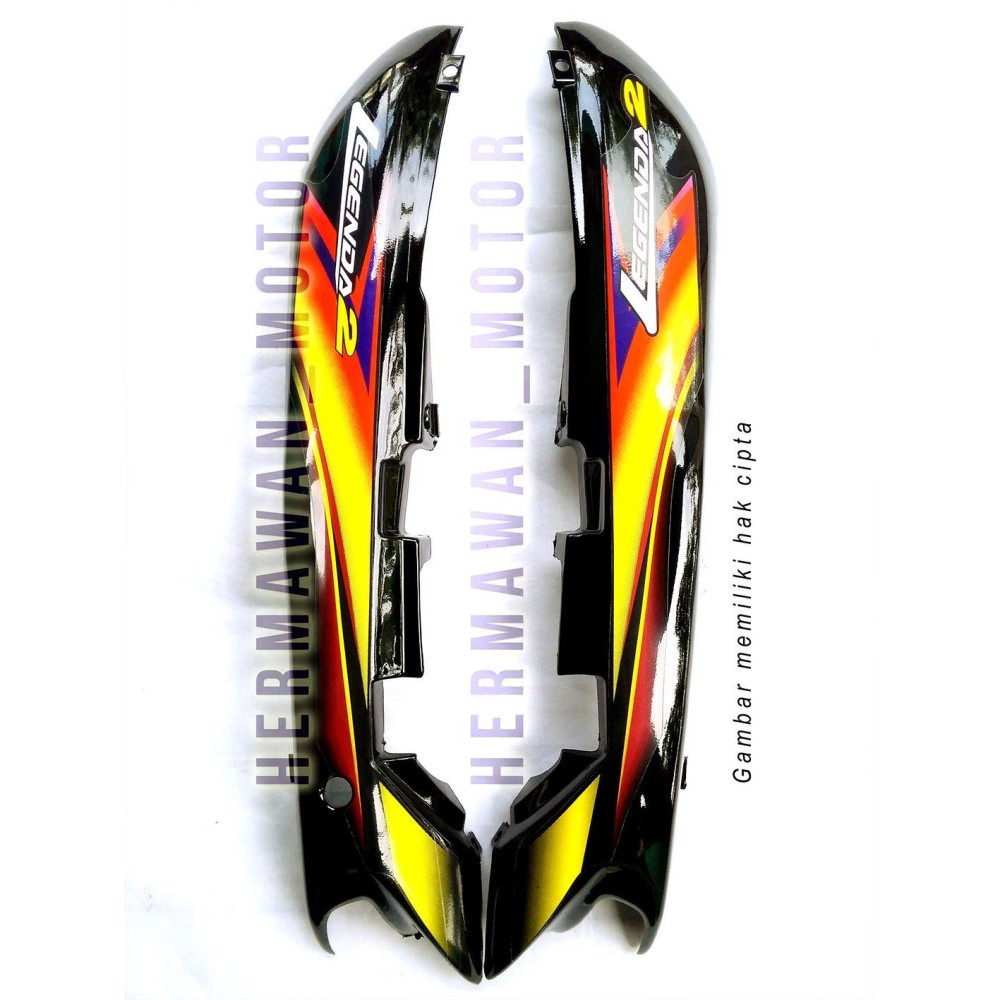 Cover Body belakang Honda Astrea grand / legenda hitam stripping kuning