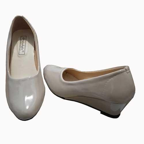 Threeasih Sepatu Wanita Wedges Pantofel Glossy Polkadot Cream NF-500 threeasih sepatu wanita wedges pantofel glossy polkadot cream nf-500