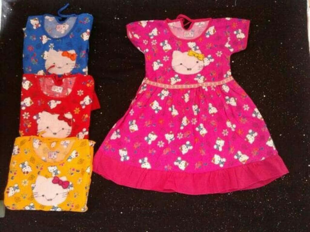 Dress katun anak motif hello kitty