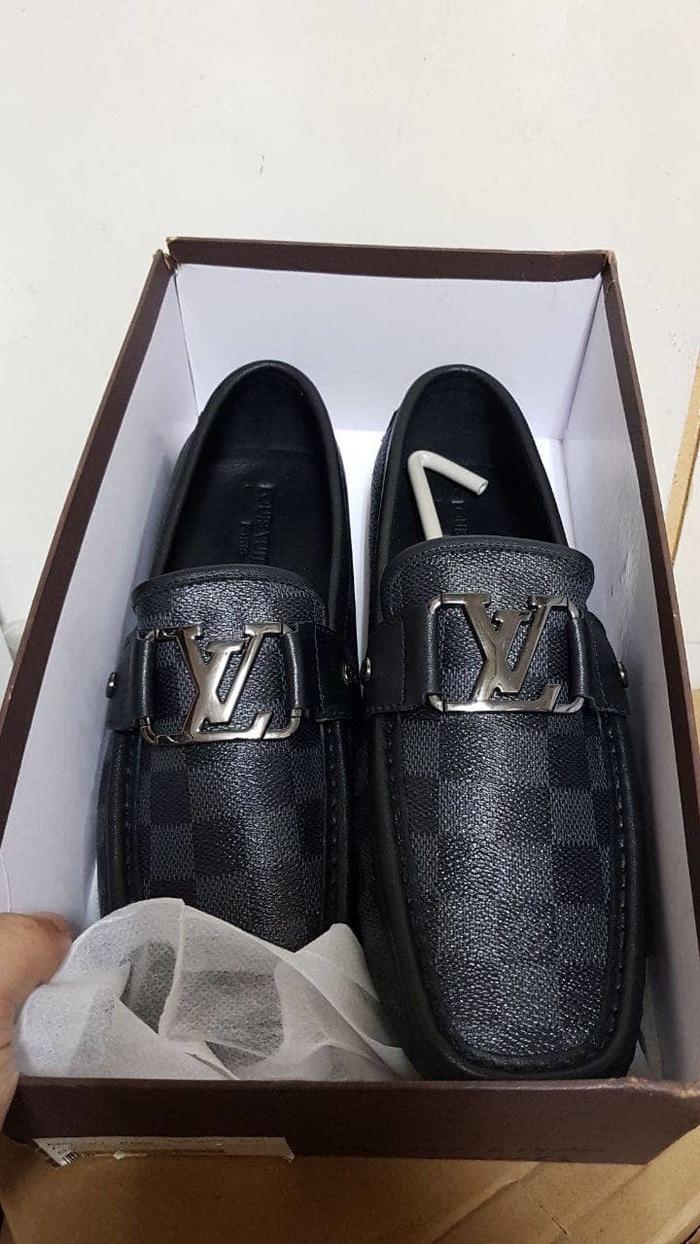 Sepatu Louis Vuitton Damier Graphite Mirror Quality