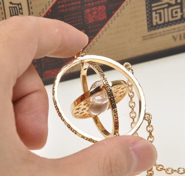 Kalung Aktor Emma Watson Hermione Granger - Warna Emas