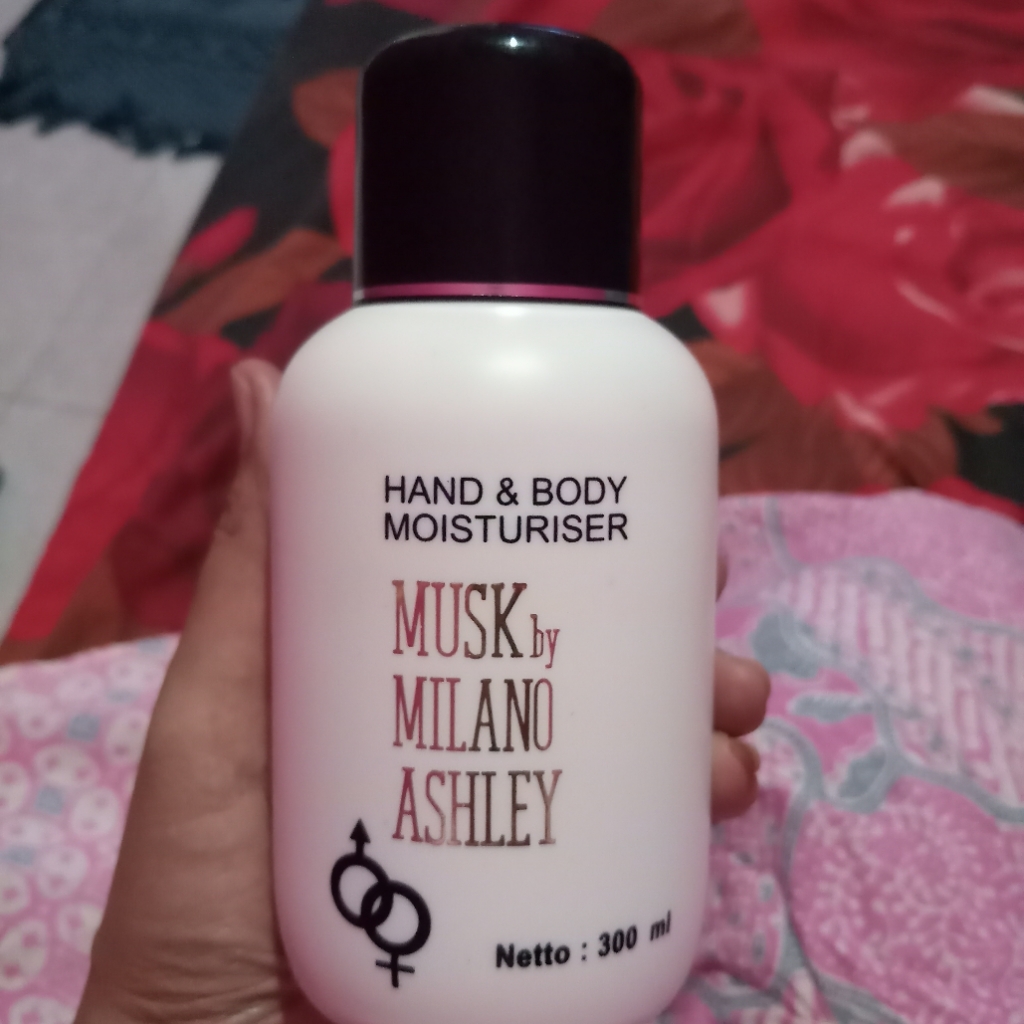 review hand body moisturiser musk by milano ashley
