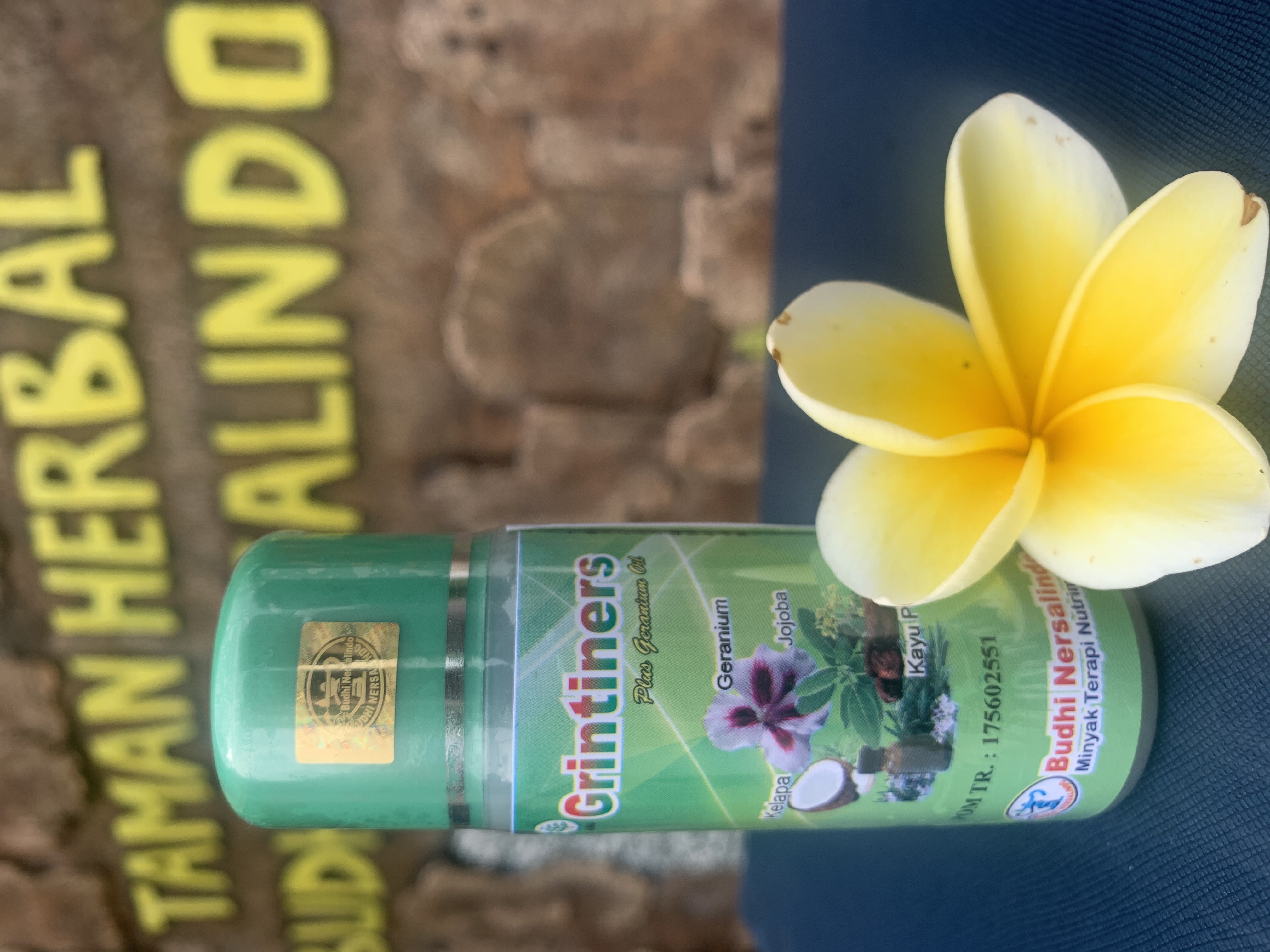 Nutrimoist oil grintiners budhi nersalindo baby spa terapi herbal minyak pijit minyak urut