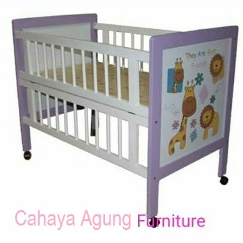 Ranjang bayi baby box motif jerapah